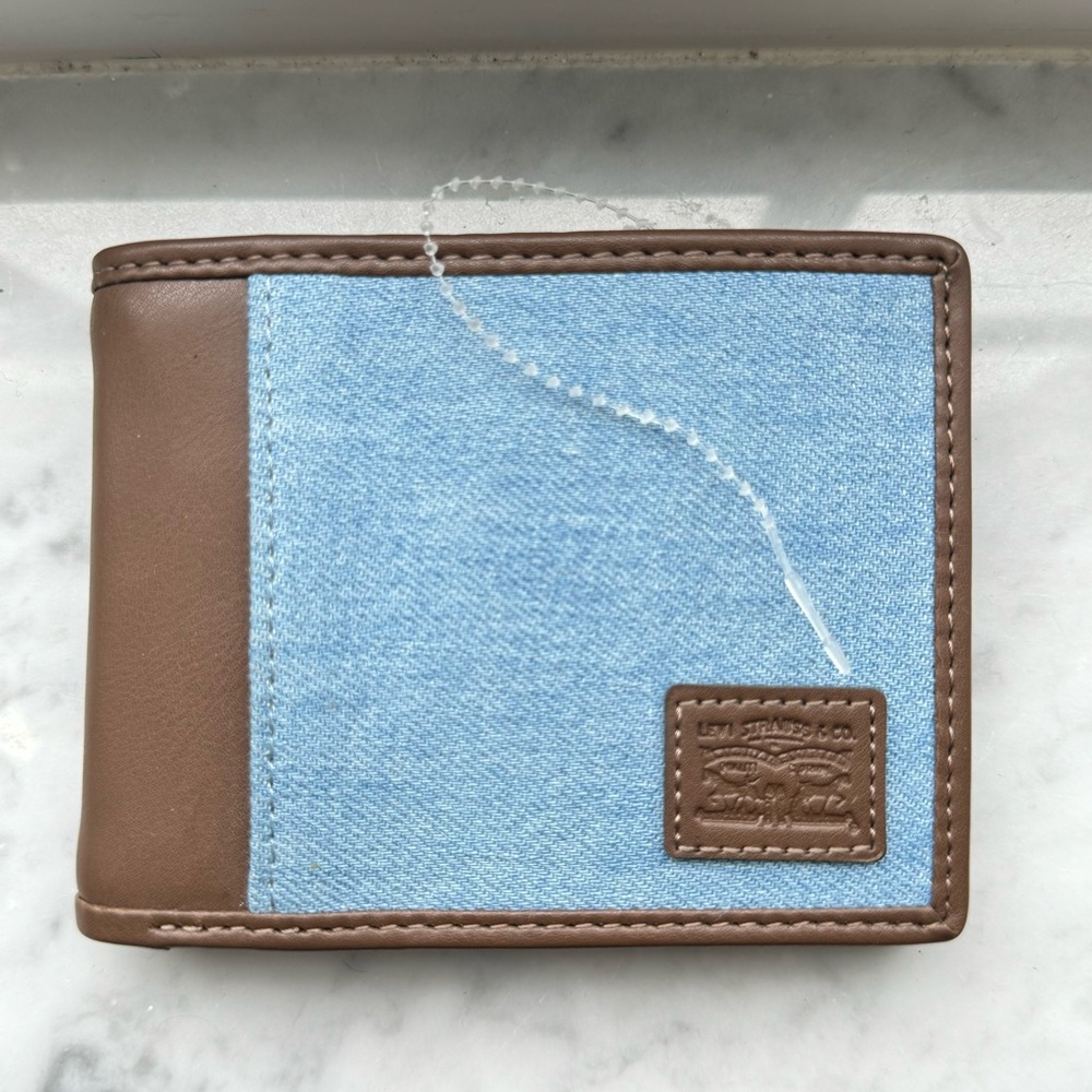 Levis Men's Slim Fold Wallet - Brown faux leather and Blue Denim material NWOT